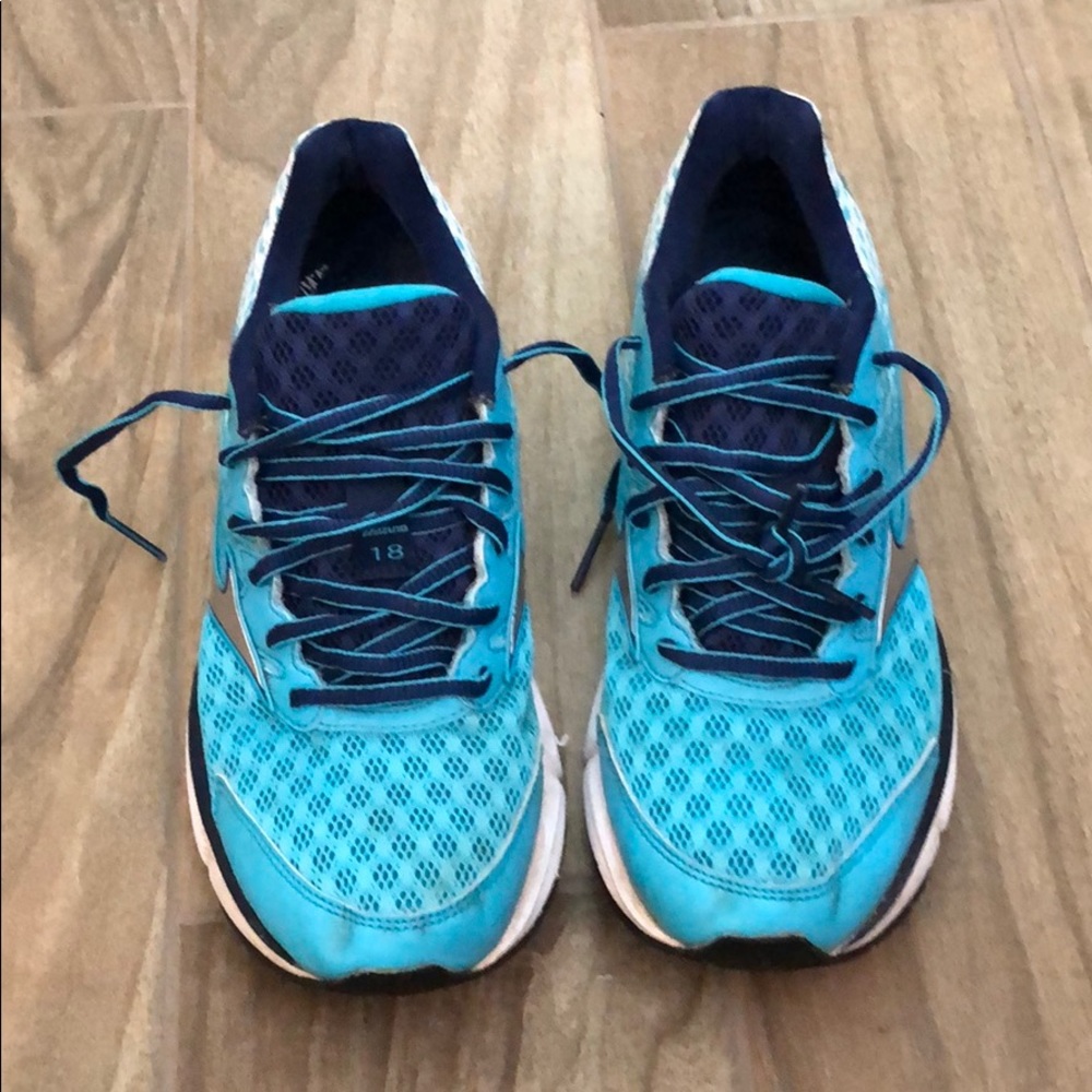 Mizuno running shoes size 8 women’s
